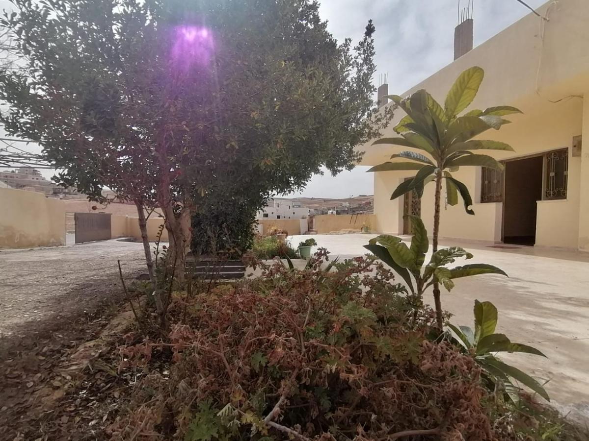 Farmer Stay Hostel Wadi Musa Buitenkant foto